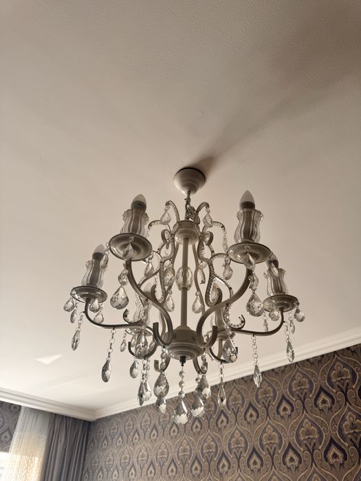 Продам люстры б/у