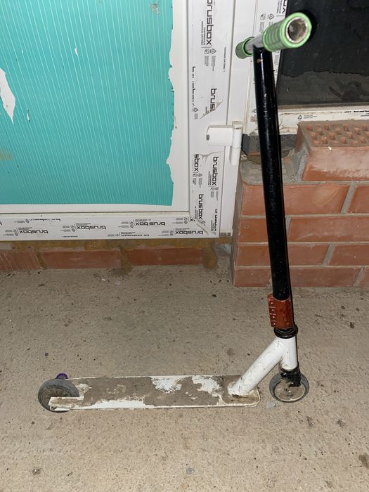 Продам Трюковой самокат нормальный минусов нету