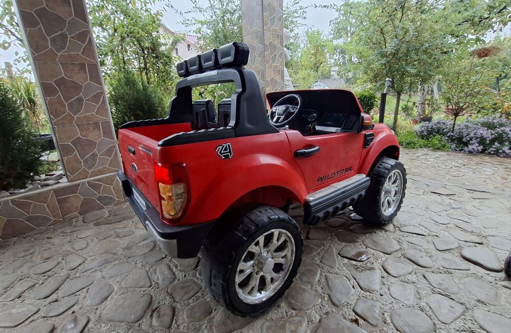 Masinuta electrica pentru copii M-Toys, cu telecomanda, Ford Ranger, Rosu