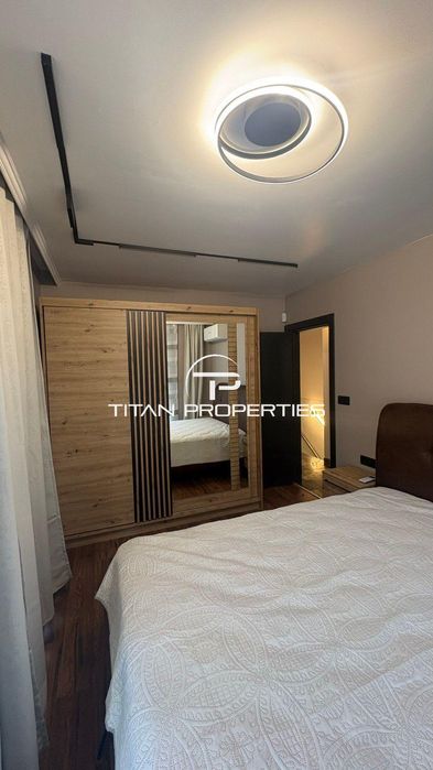 Дава се под наем Тристаен апартамент в Бургас, Център - 112 кв.м за 1047.03 € - Снимка #3