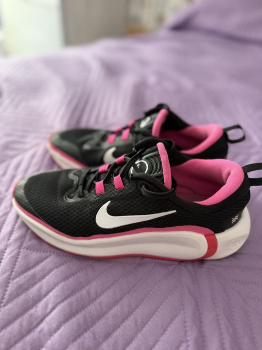 Маратонки Nike 37.5 номер