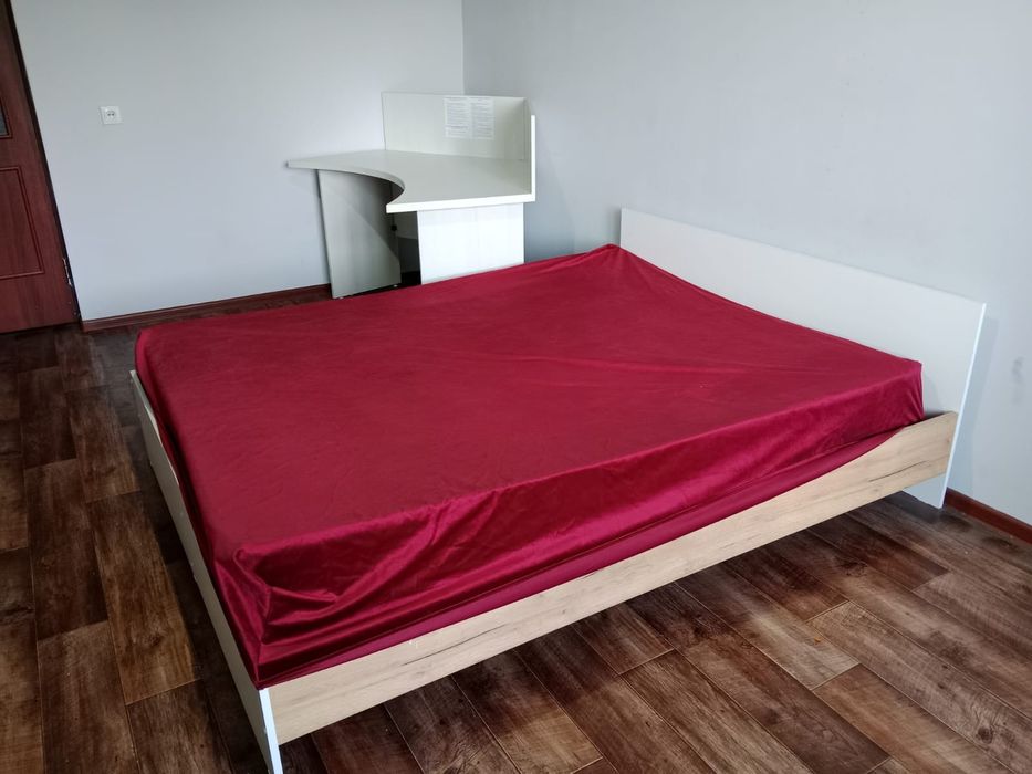 Двухспальная кровать