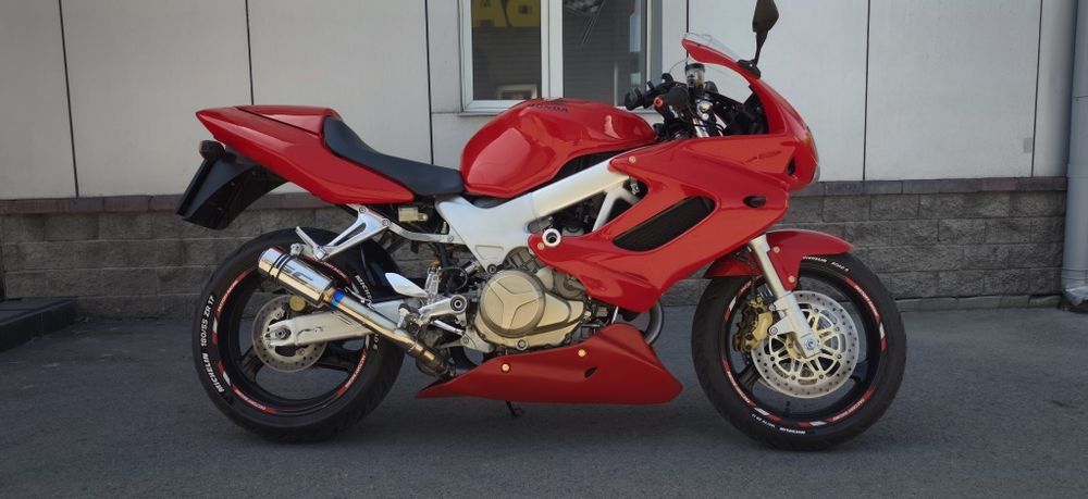 Нижний пластик, плуг ,belly pan на мотоцикл Honda vtr 1000 f