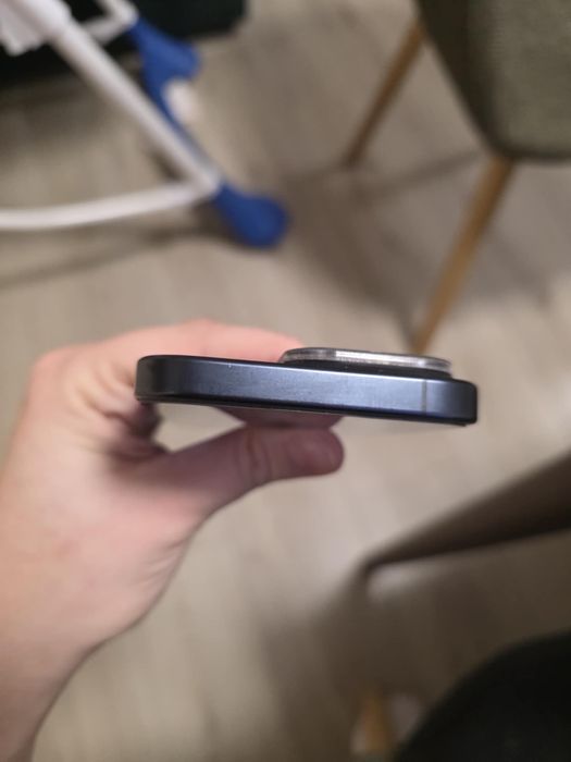 Продавам Iphone 15 pro