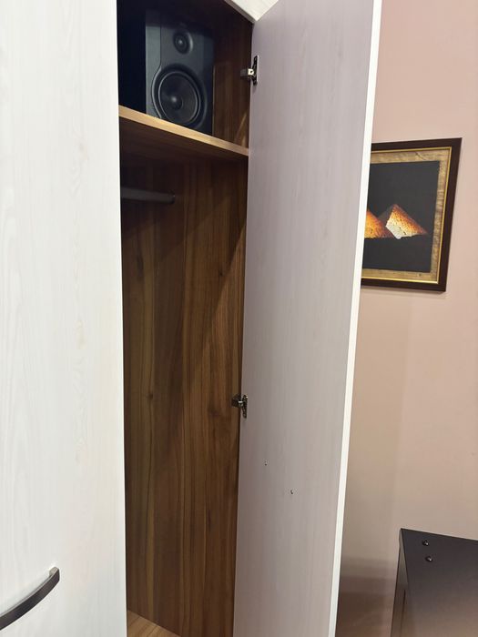 Шкаф белый для вещей