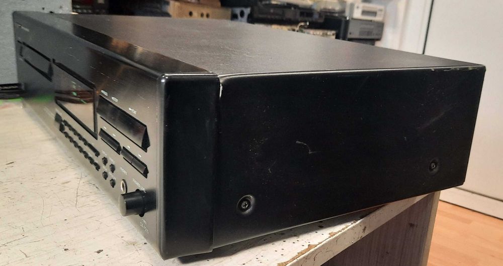 Голям модел! Cd плейър Onkyo dx-7210