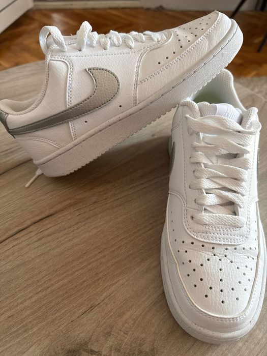 Nike чисто нови...