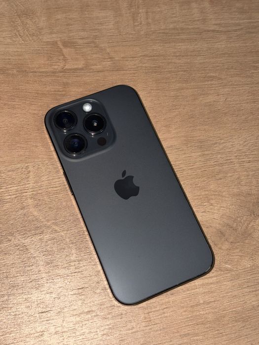 Iphone 15 Pro 256Gb - с коробкой и со шнуром Type C