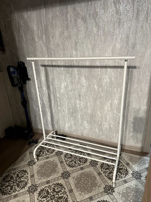 продам напольную вешалку "Икеа"