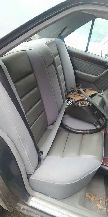 Мерцедес 124 260Е на части