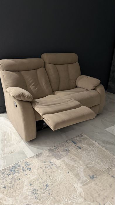 Диван с реклайнером