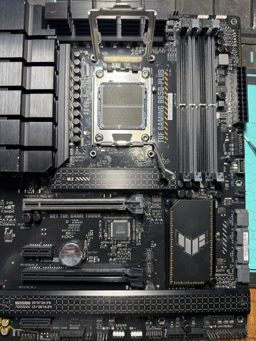 ASUS TUF Gaming B650-PLUS AM5 DDR5 – functionala!