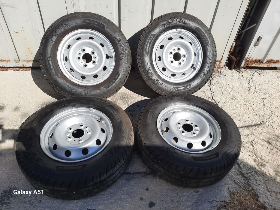 Бусови гуми с джанти 5×118, 215/70 R15C