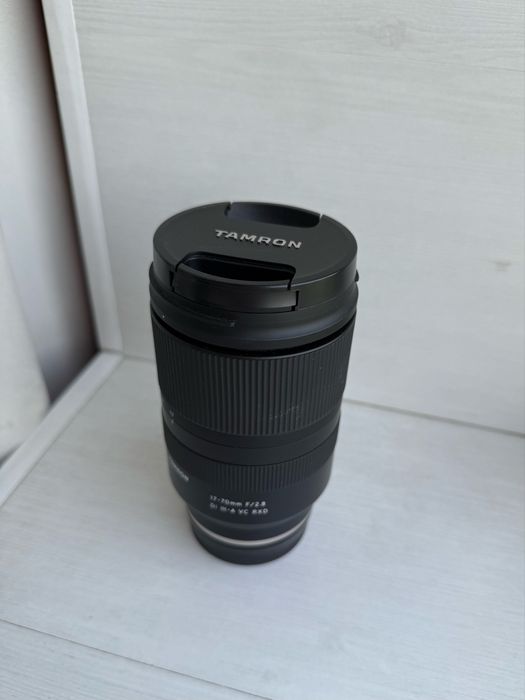 Объектив Tamron 17-70mm f/2.8 Di III-A VC RXD для Sony E