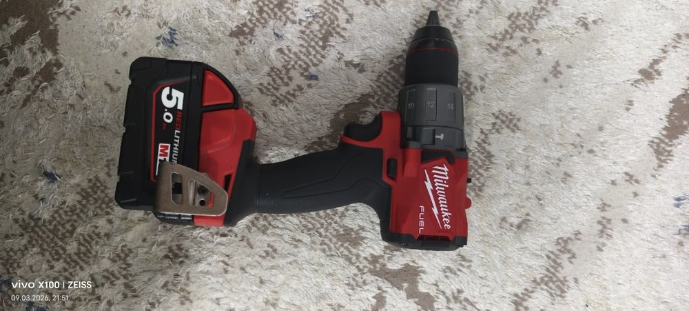 Шуруповерт milwaukee