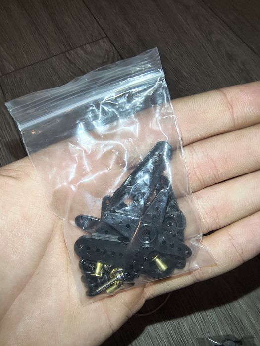 Servo 9g 4.5 kg pentru Arduino/Rc/Robotică