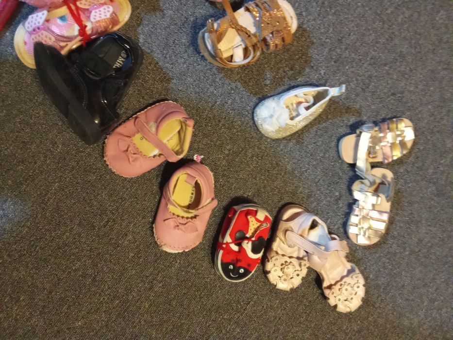 Papuci de copii diferite mărimi
