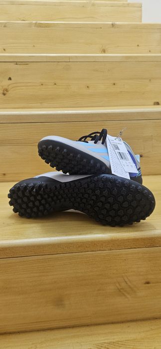 Ghete de fotbal sintetic 250 lei