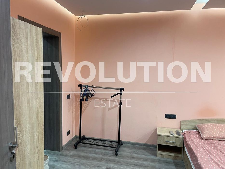 Дава се под наем Тристаен апартамент в Варна, Бриз - 160 кв.м за 897.6 € - Снимка #5