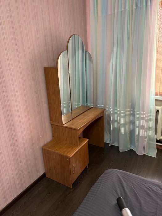 продам спальный гарнитур б/у