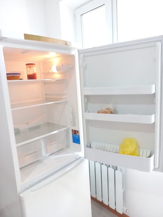 Продам холодильник Indesit