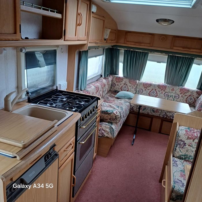 Vând rulota elddis 2003 neinmatriculata 3 zone 5 pers