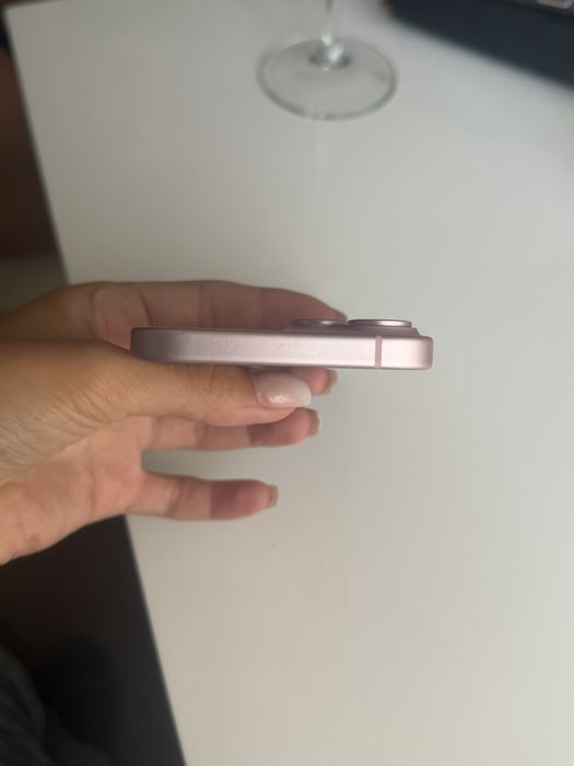 Iphone 15 pink