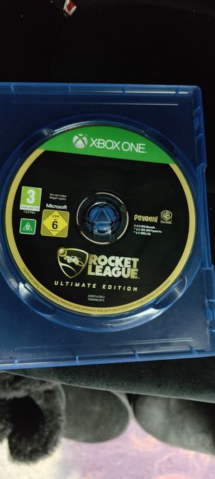 Xbox one S 1tb + controller + joc