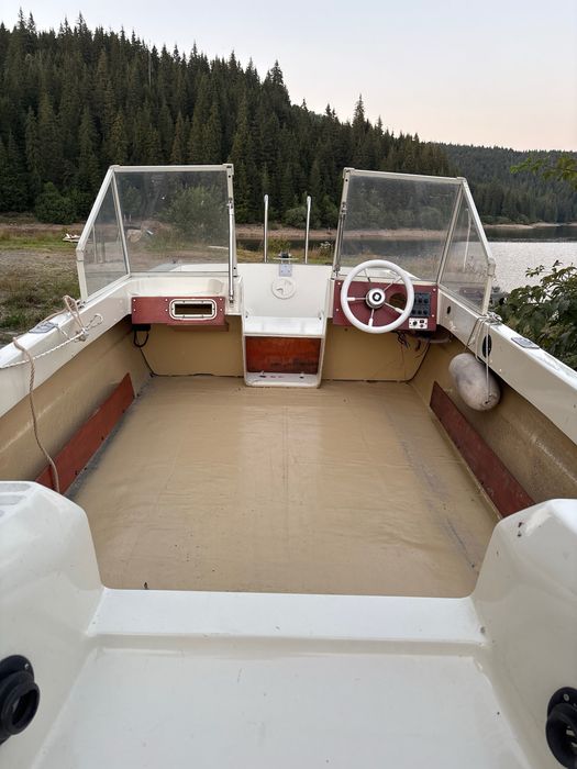 Vind barca trimaran