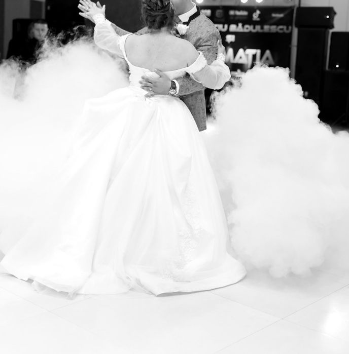 Rochie mireasa deosebita