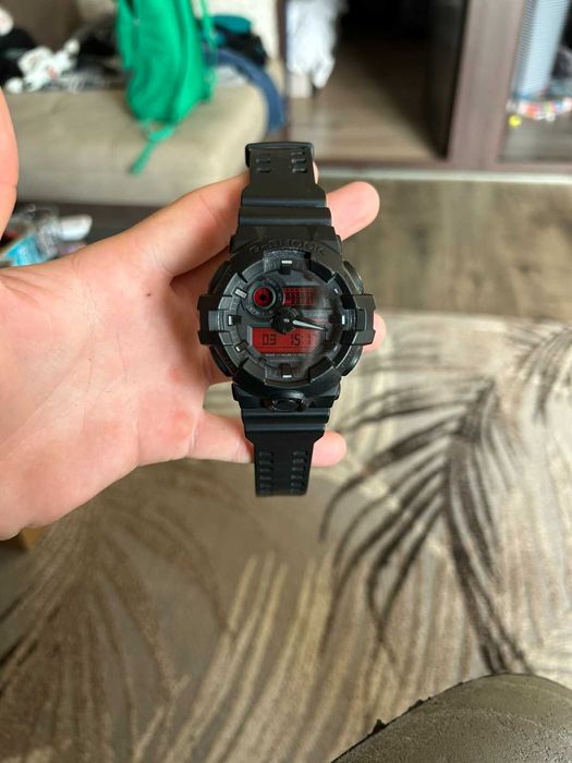 Продавам часовник G shock