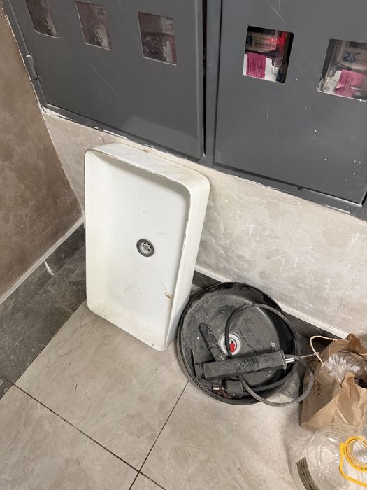 Продам б/у раковину и смеситель