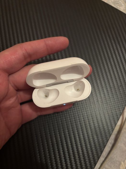 Продам Кейс Airpods Pro