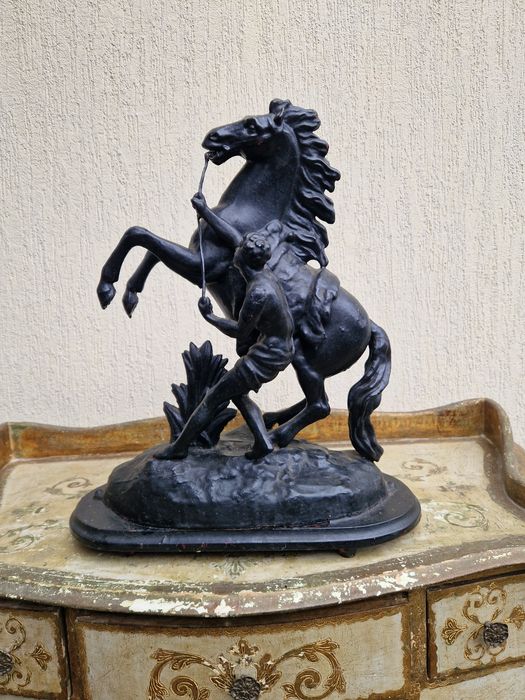 Прекрасна голяма антикварна френска фигура статуетка