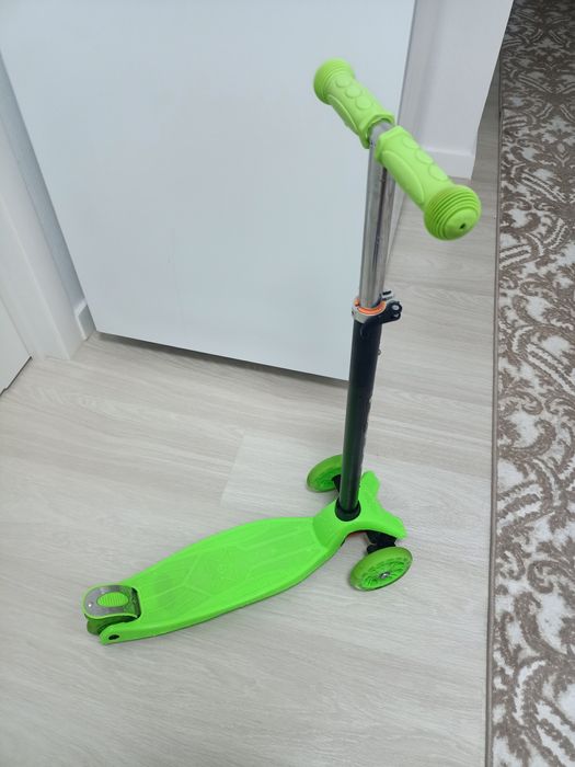 Продам самокат в новейшем состоянии
