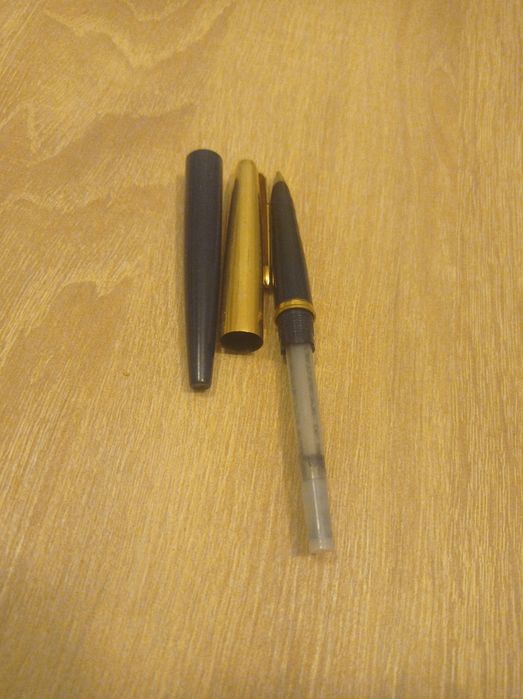 Stilou Parker penita aur 14 K