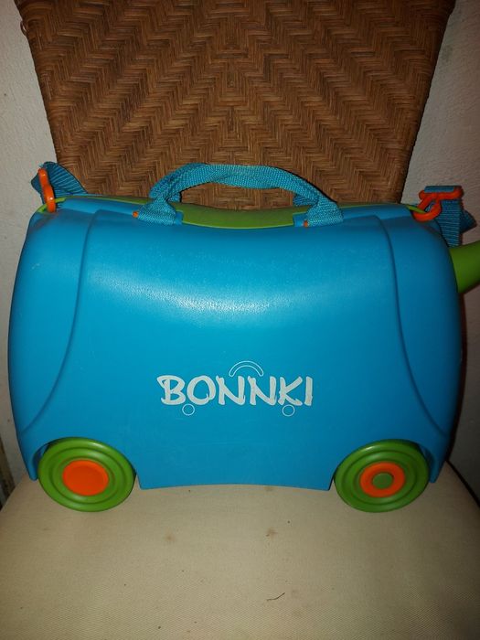 Детски куфар с колела Bonnki + подарък
