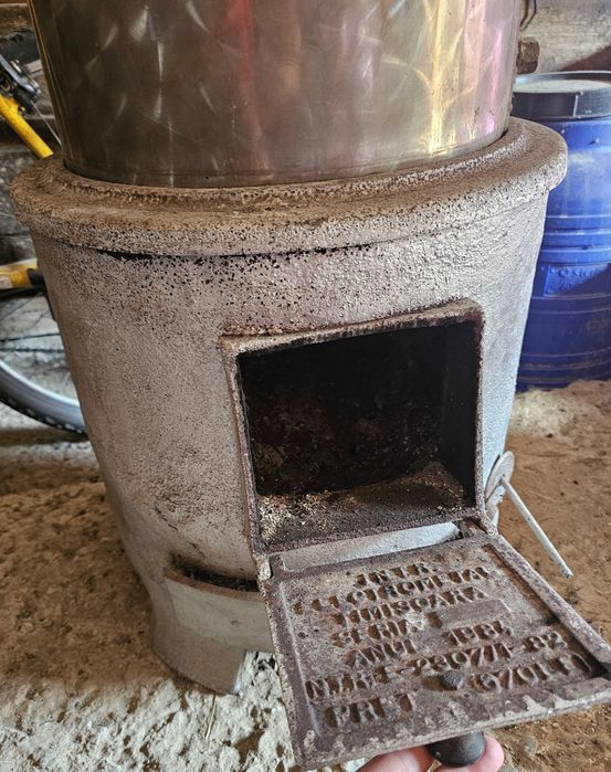 Vând cazan baie cu sobita