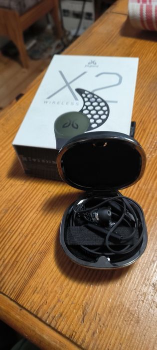 Wuawei 5i , Jaybird , Redmi buds 4