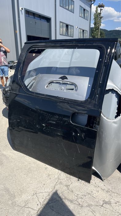 Задна дясна врата Hyundai Staria 2022-