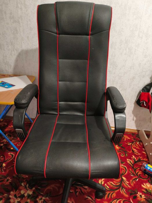 Продам кресло офисное