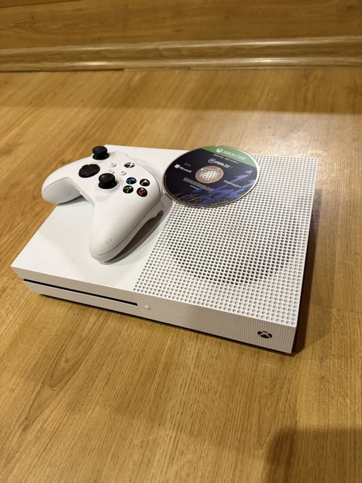 Xbox One S 1Tb.