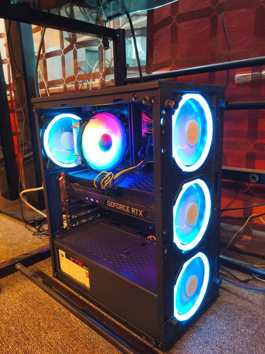 Компьютер с комплектом