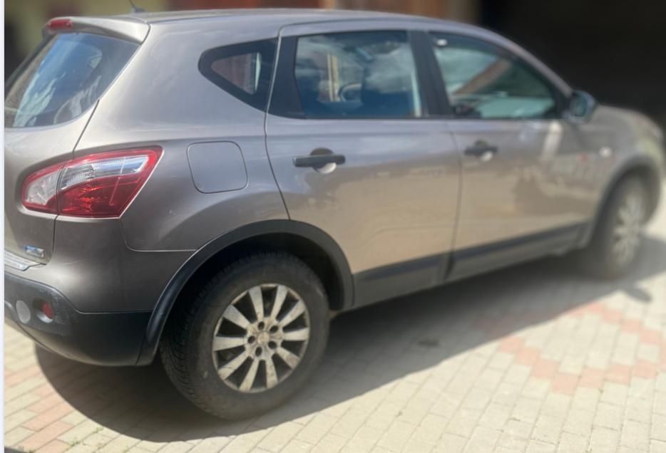 Vând Nissan Qashqai, 2010,4000 euro negociabil