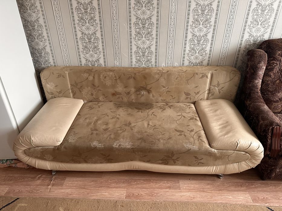 Диван, кресло и тахта