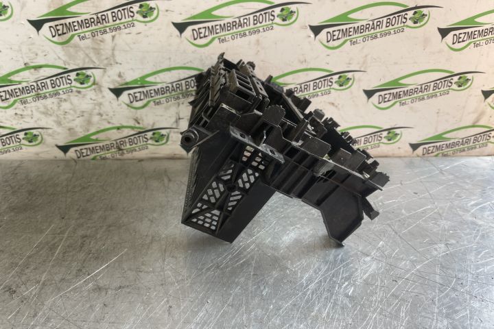 Ornament consola centrala 8D0858005T / 8D0 858 005 T Audi A4 B5