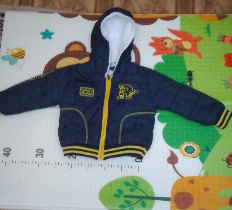 Продам демисизонные курточки