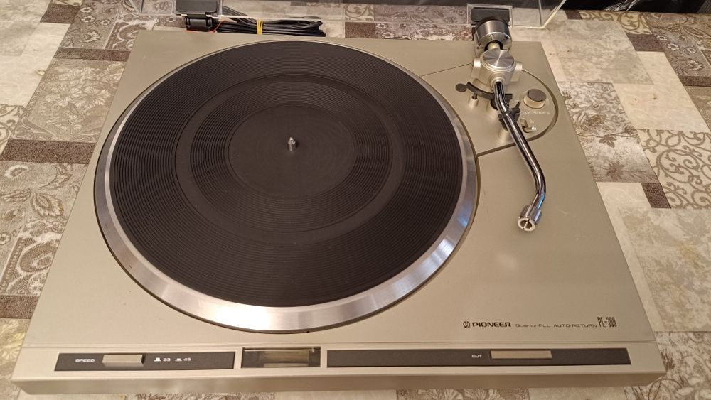 Проигрыватель Pioneer PL-300