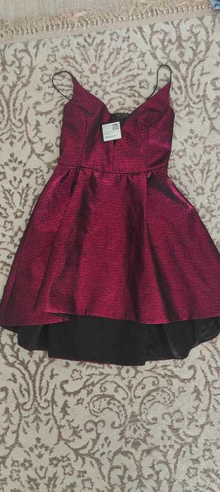 продаю платья 44 размера