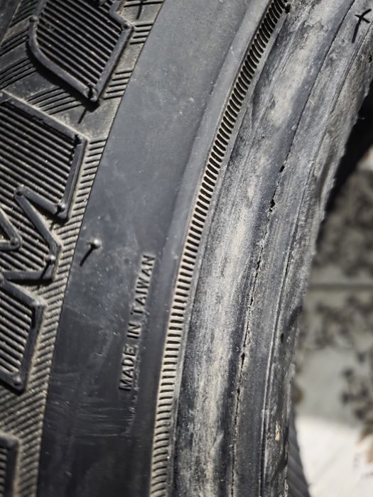 Продам Шины зимние